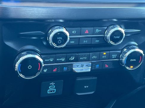 New 2025 Ford F350 Lariat w/ Chrome Package image 18