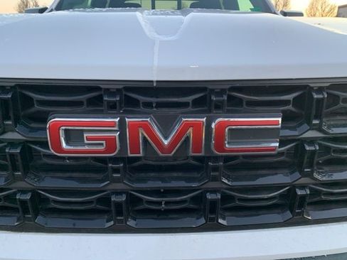 New 2025 GMC Canyon Elevation w/ Convenience Package image 10