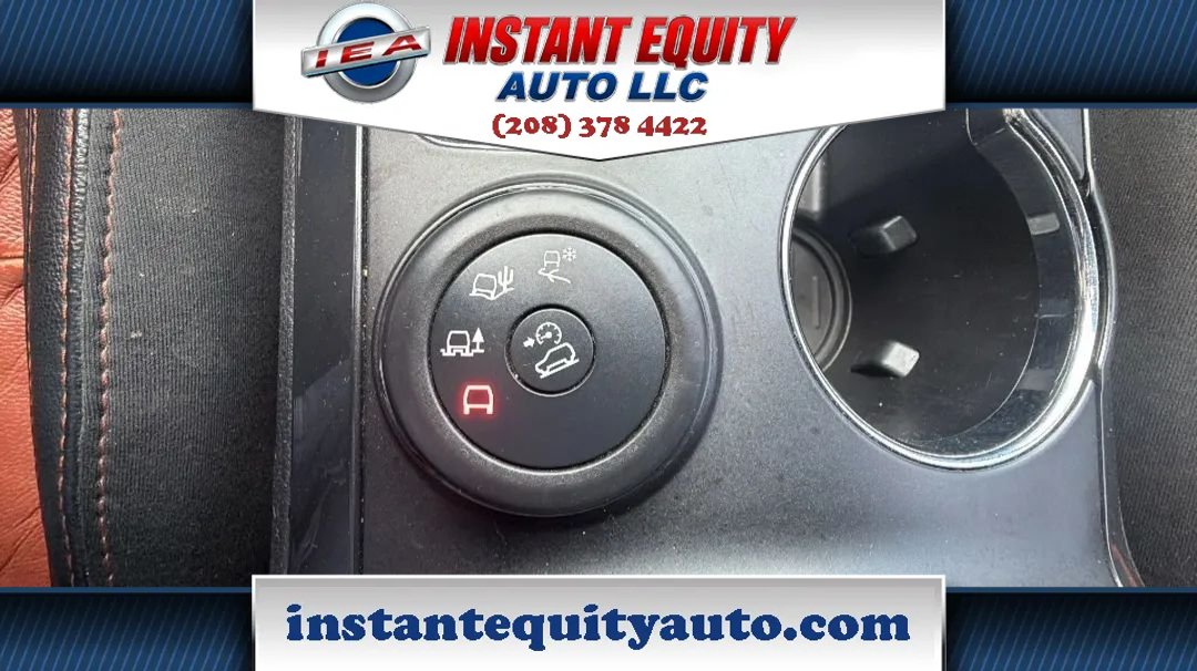 Used 2019 Ford Explorer XLT w/ Equipment Group 202A AWD/4WD image 9
