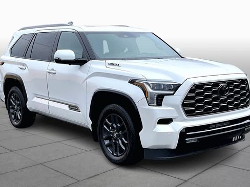 Used 2025 Toyota Sequoia Platinum image 2