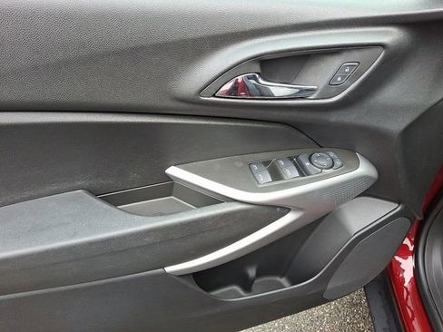 Used 2024 Chevrolet Trax RS w/ Driver Confidence Package image 22