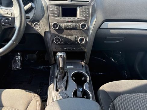 Used 2019 Ford Explorer XLT AWD/4WD image 11