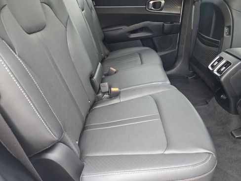 Certified 2025 Kia Sorento S image 19
