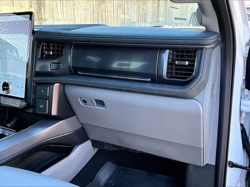 Used 2025 Ford F150 Lightning Flash image 18