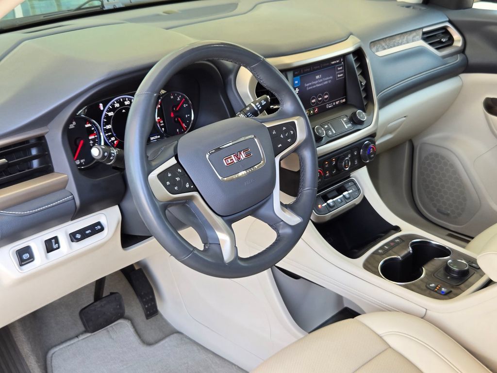 Used 2023 GMC Acadia Denali FWD image 10