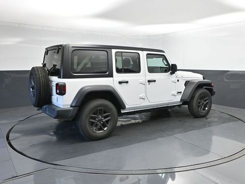 Used 2024 Jeep Wrangler Sport S image 15