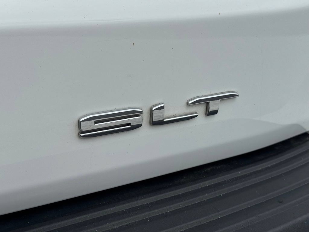Used 2024 GMC Yukon XL SLT AWD/4WD image 14