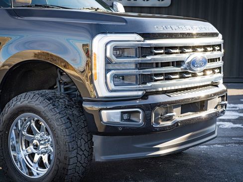 Used 2023 Ford F350 Platinum image 3