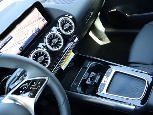 New 2026 Mercedes-Benz GLA 250 4MATIC image 19