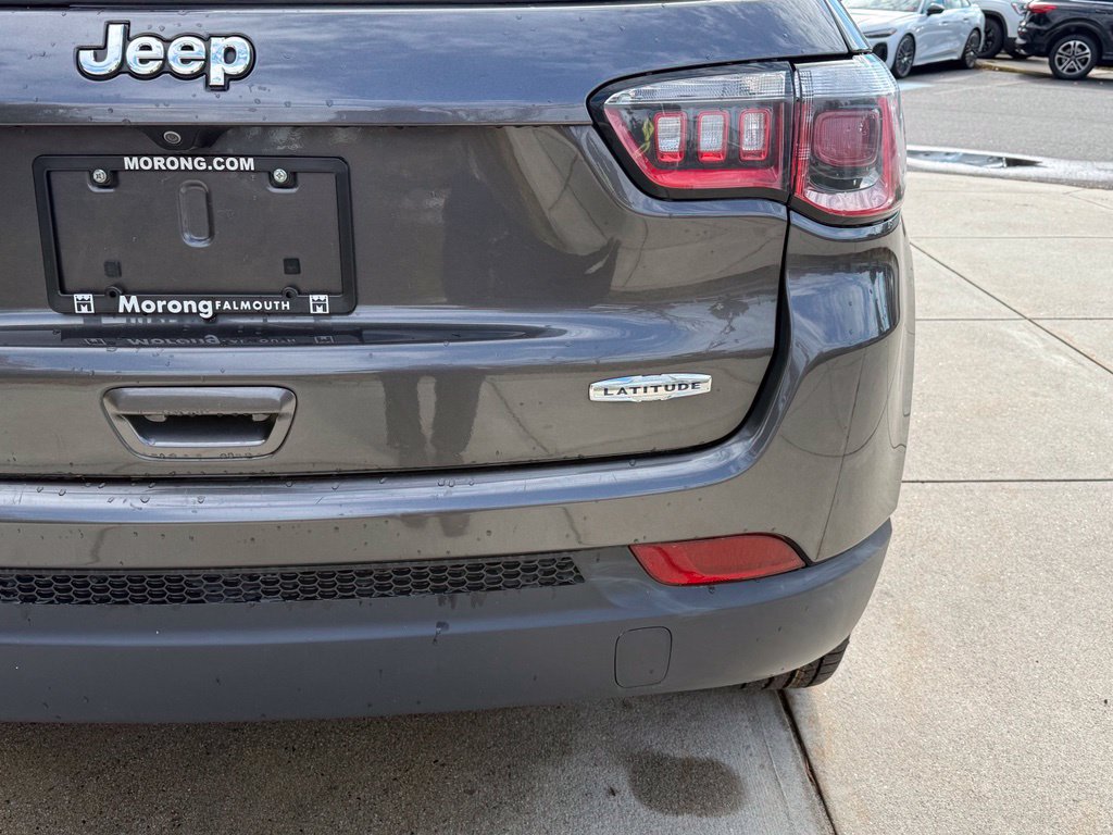 Used 2019 Jeep Compass Latitude w/ Cold Weather Group AWD/4WD image 14