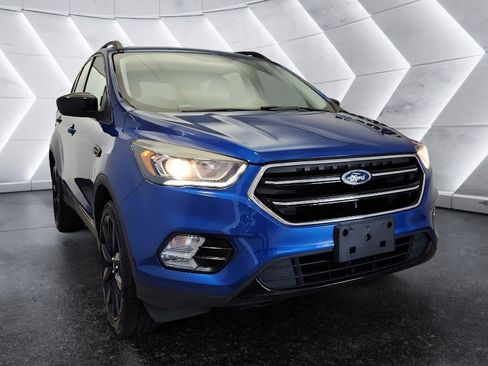 Used 2018 Ford Escape SE w/ SE Sport Appearance Package AWD/4WD image 1