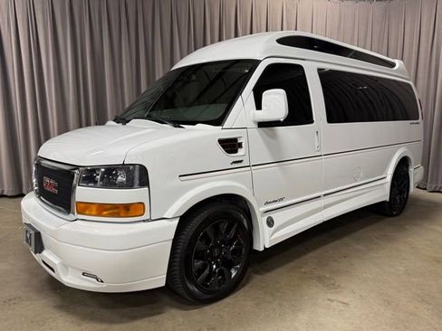 Used 2023 GMC Savana 2500 RWD image 3