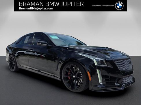Used 2019 Cadillac CTS V w/ Luxury Package RWD image 1