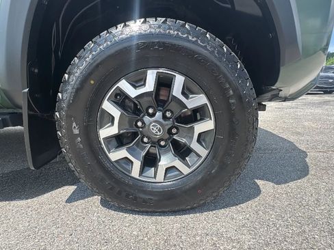 Used 2021 Toyota Tacoma TRD Off-Road w/ TRD Premium Off Road Package AWD/4WD image 30