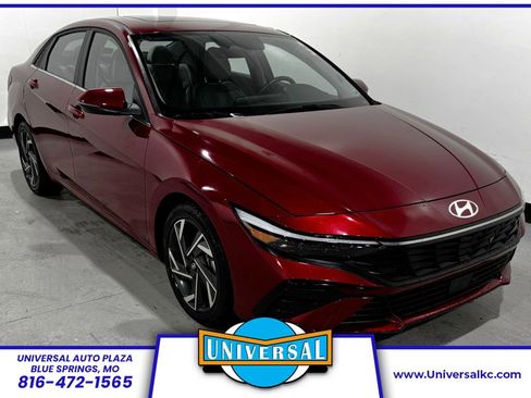 Used 2025 Hyundai Elantra Limited FWD image 1