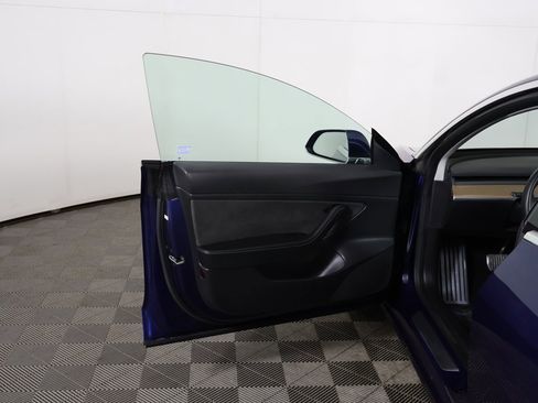 Used 2020 Tesla Model 3 Standard Range image 22