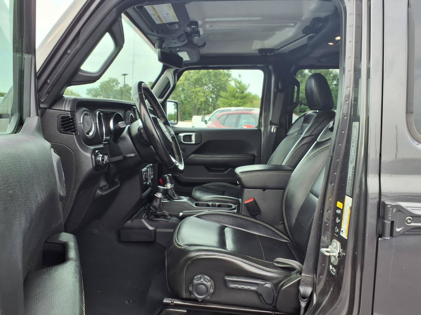Used 2022 Jeep Gladiator Overland w/ Popular Equipment Package AWD/4WD image 22