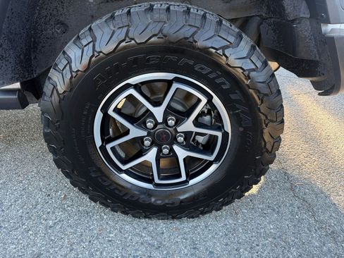 Used 2025 Jeep Wrangler Unlimited Rubicon image 25