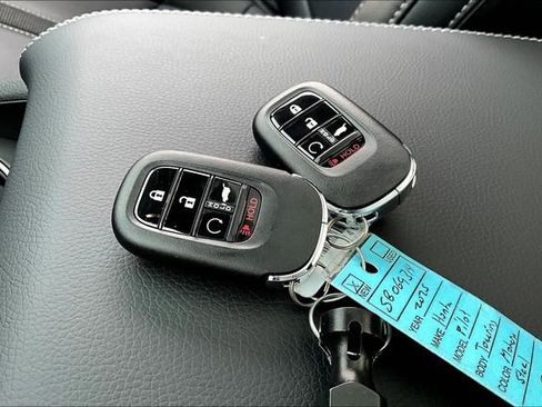 New 2025 Honda Pilot Touring image 30