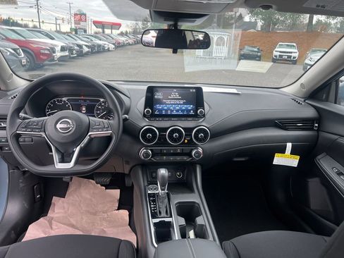 New 2025 Nissan Sentra SV image 13