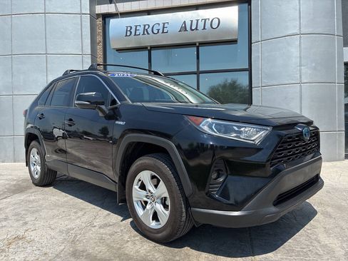 Used 2021 Toyota RAV4 XLE w/ Convenience Package AWD/4WD image 1