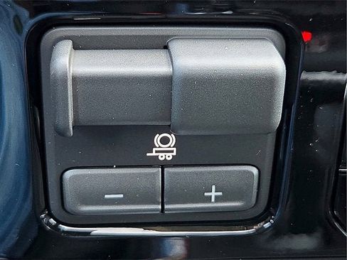 New 2026 Chevrolet Silverado 1500 LTZ w/ LTZ Premium Package image 19