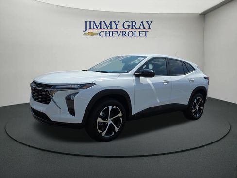 New 2026 Chevrolet Trax RS w/ Driver Confidence Package FWD image 1