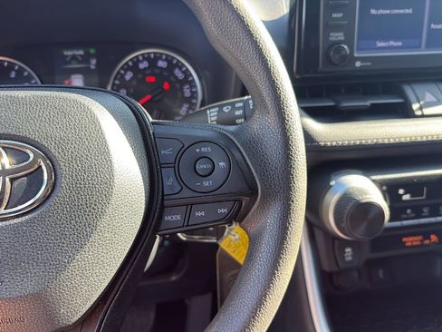 Used 2021 Toyota RAV4 LE FWD image 23