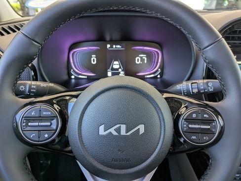 Used 2025 Kia Soul EX image 24