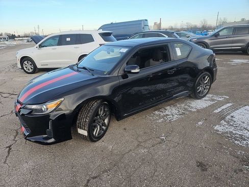 Used 2016 Scion tC Base image 2