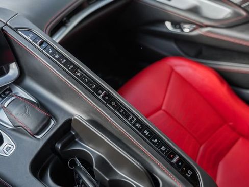 Used 2022 Chevrolet Corvette Stingray Premium Conv w/ Z51 Performance Package image 28