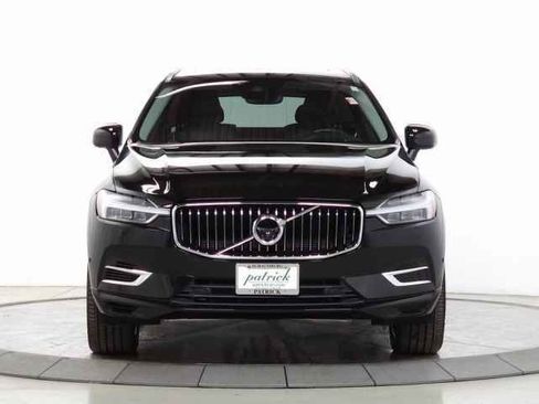 Used 2019 Volvo XC60 T8 Inscription image 2