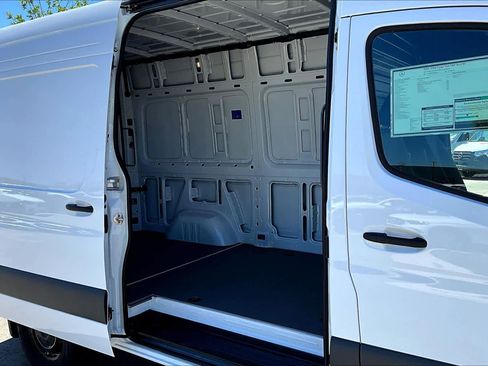 New 2025 Mercedes-Benz Sprinter 2500 image 10