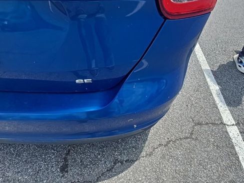 Used 2018 Ford Focus SE w/ Cold Weather Package FWD image 3