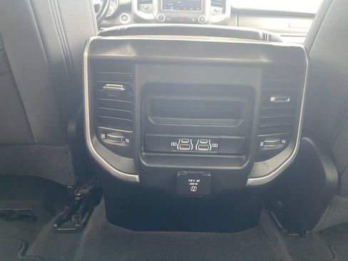 Used 2022 RAM 1500 4x4 Crew Cab image 19