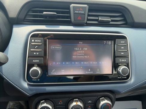 Used 2025 Nissan Versa SV FWD image 22