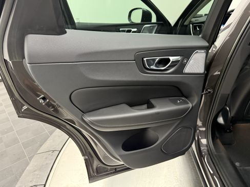 Certified 2023 Volvo XC60 B5 Ultimate AWD/4WD image 22