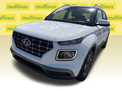 Used 2020 Hyundai Venue SEL w/ Convenience + Premium Package FWD image 11