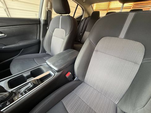 Used 2025 Nissan Sentra SV FWD image 34