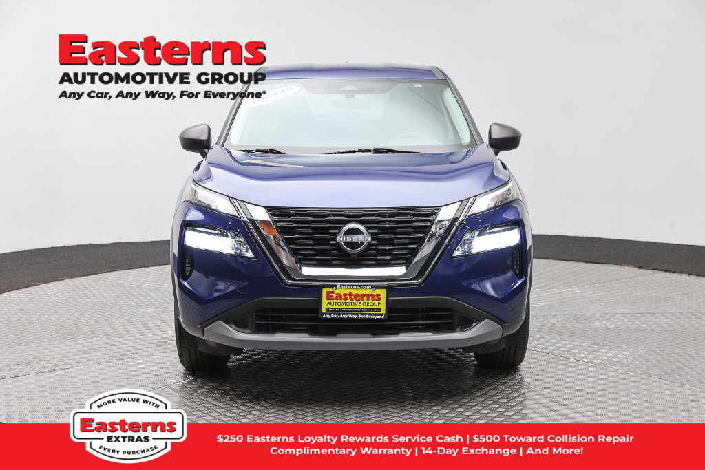 Used 2023 Nissan Rogue S AWD/4WD image 3