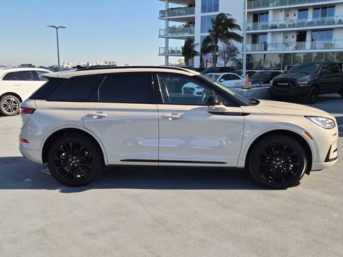 Used 2023 Lincoln Corsair Reserve w/ Jet Appearance Package image 7