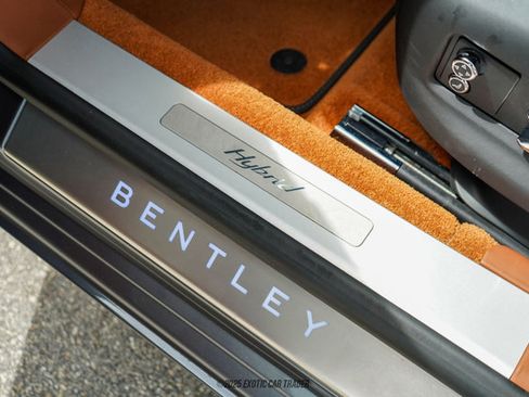 Used 2022 Bentley Flying Spur Plug-In Hybrid image 27