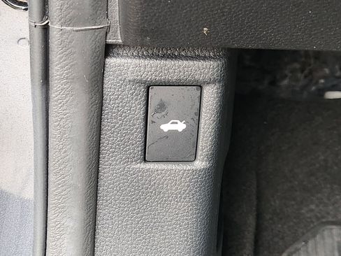 Certified 2023 Honda Accord EX image 25