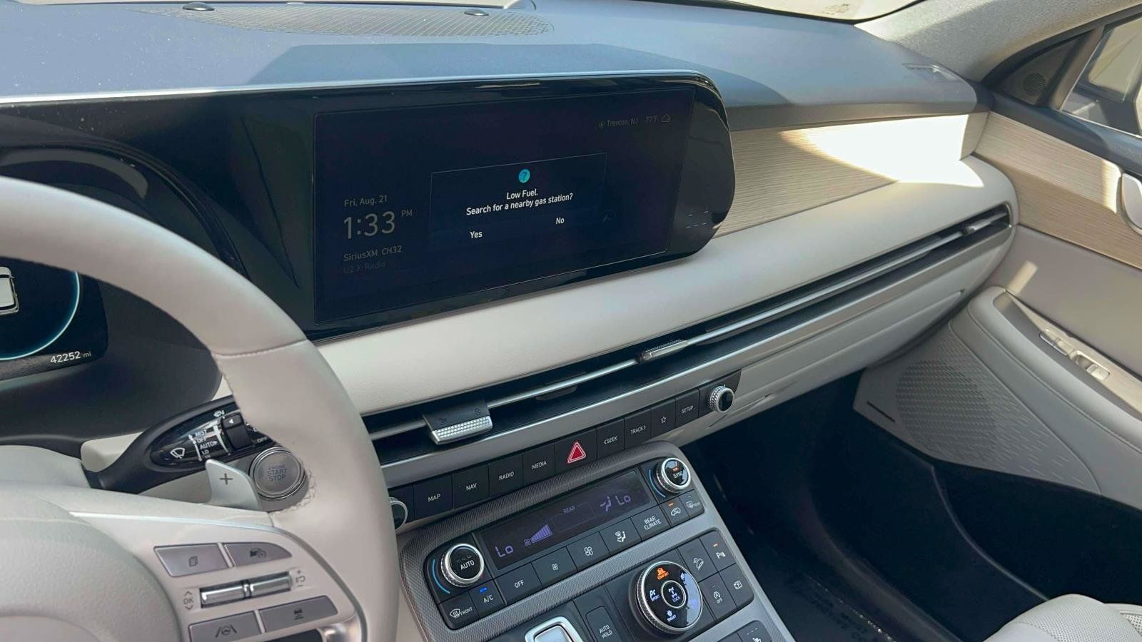 Used 2023 Hyundai Palisade Limited AWD/4WD image 16