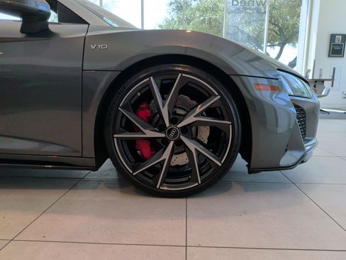 Used 2021 Audi R8 V10 w/ Premium Package RWD image 12