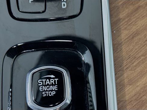 Used 2023 Volvo XC90 B6 Core image 19