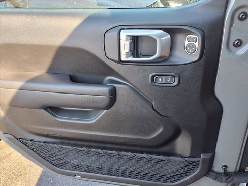 Used 2022 Jeep Gladiator Willys image 20