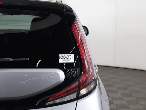 Used 2023 Kia Soul LX w/ LX Technology Package image 15