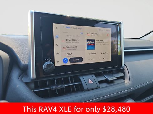 Used 2024 Toyota RAV4 XLE FWD image 27
