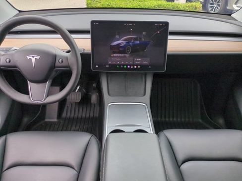 Used 2025 Tesla Model Y Long Range RWD image 13